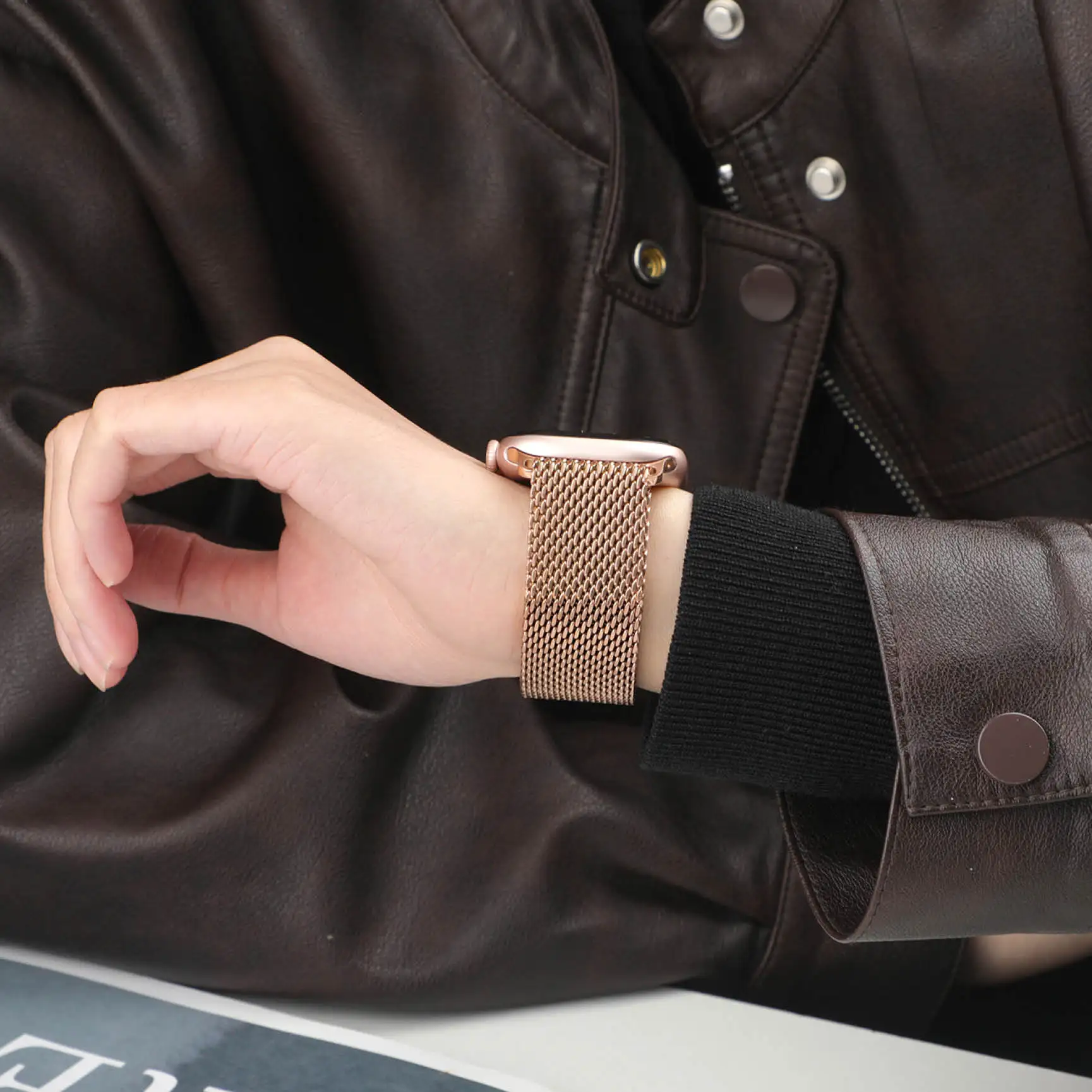 สายนาฬิกาแบบตาข่ายสแตนเลส Mila - Mesh Coil Strip บทวิจารณ์และราคา